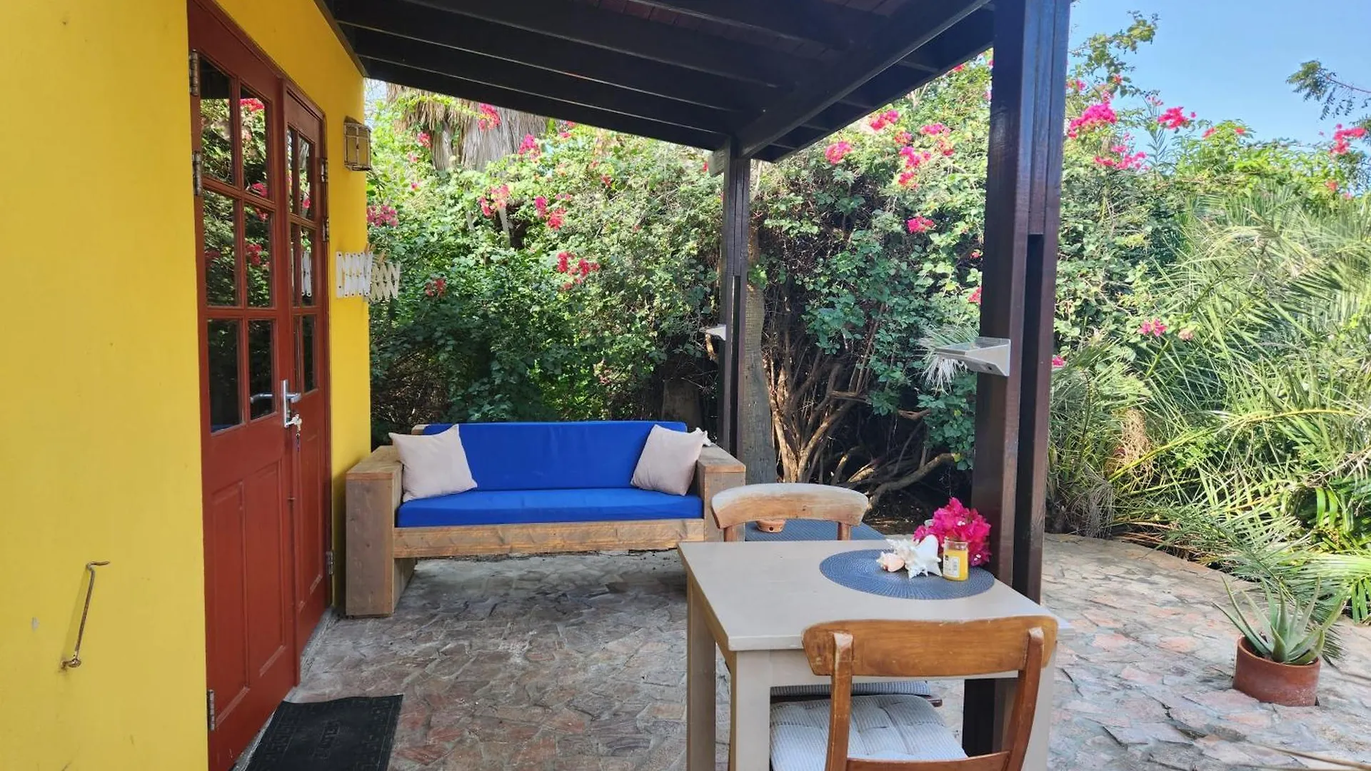 Kontakt z Caya Luna Apartments